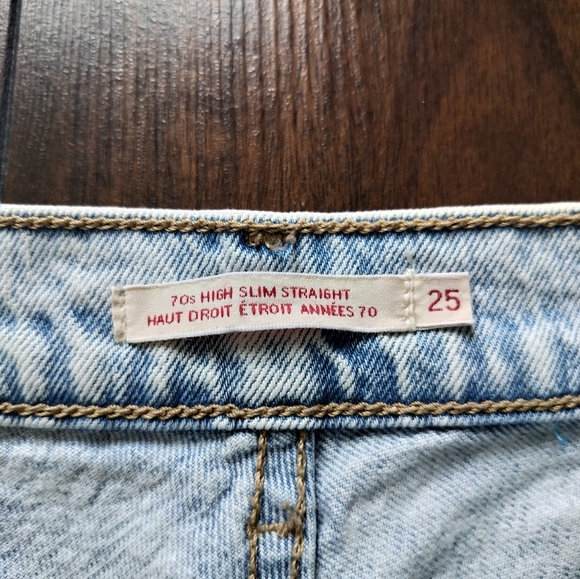 Levi's 70's High Rise Straight Jeans | Size 25 - Picture 7 of 16
